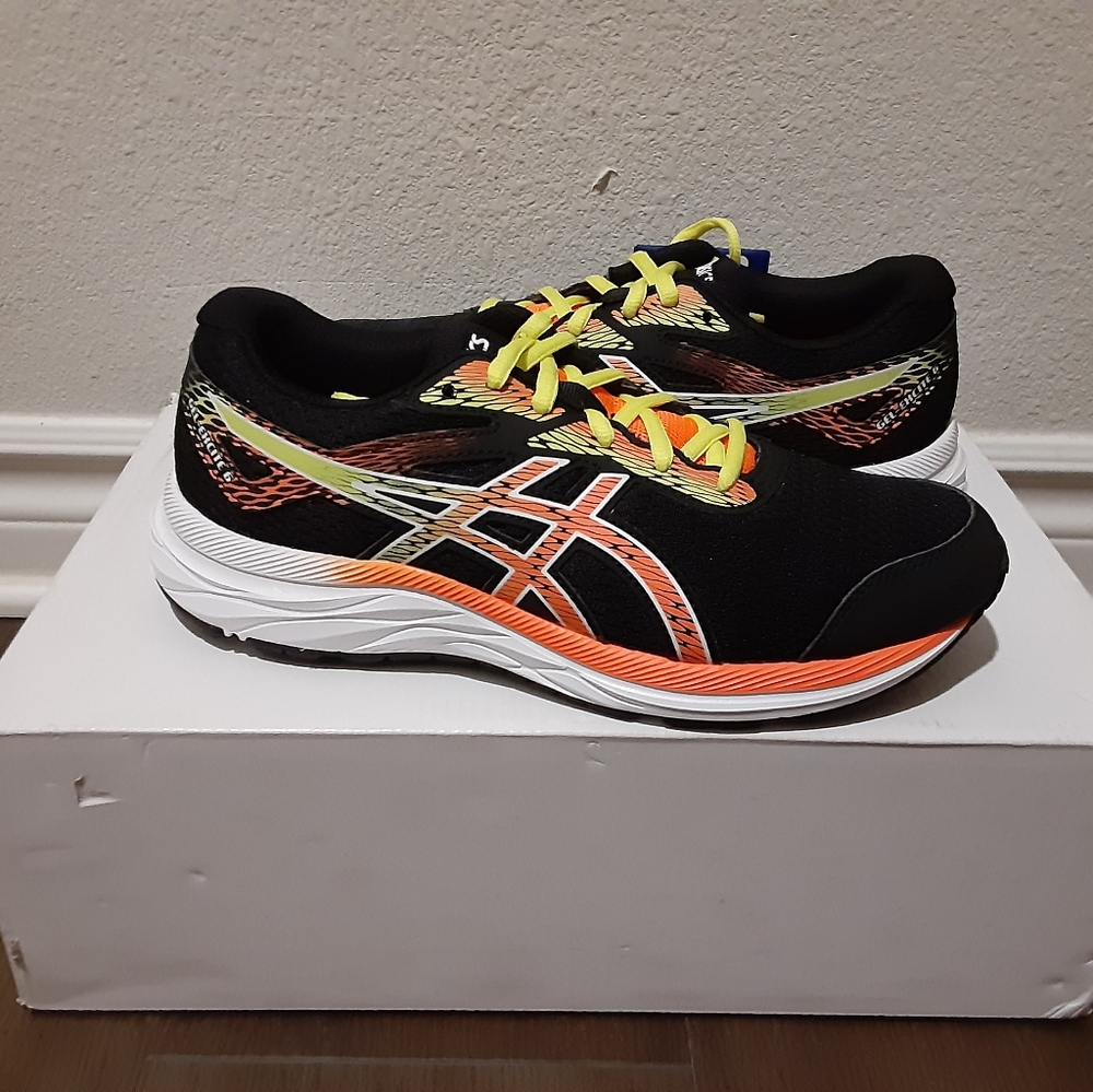 Asics - Picture 1 of 4
